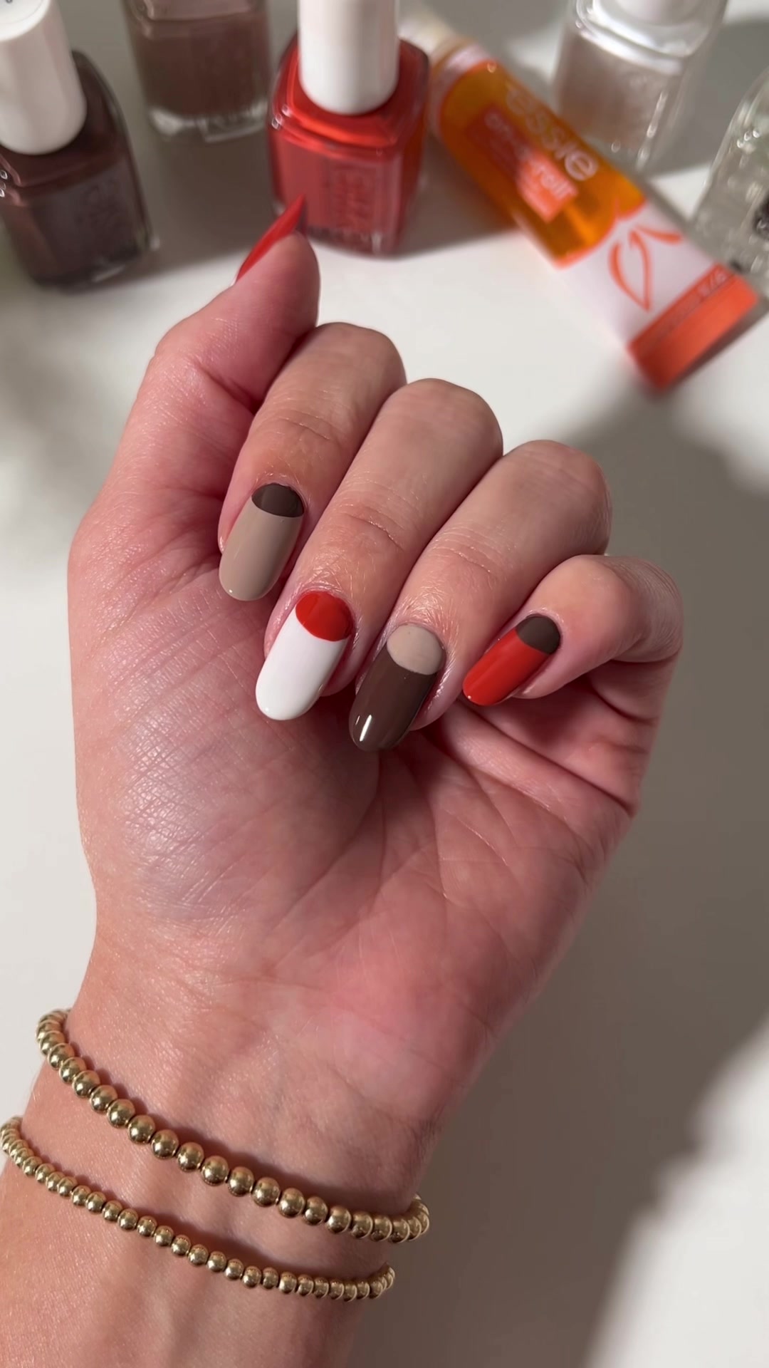 @essie