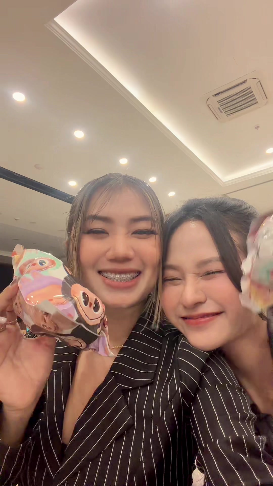 @Ah Ting (ទីងទីង)