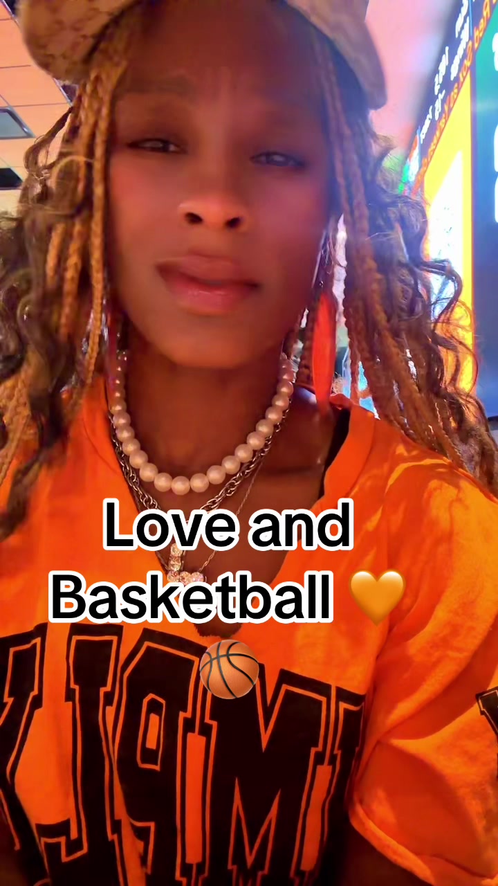@VontiaOnlyLadyLeslie