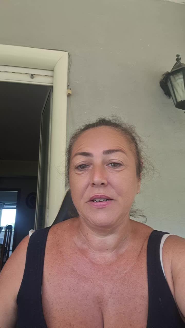 @Flora Guarino433