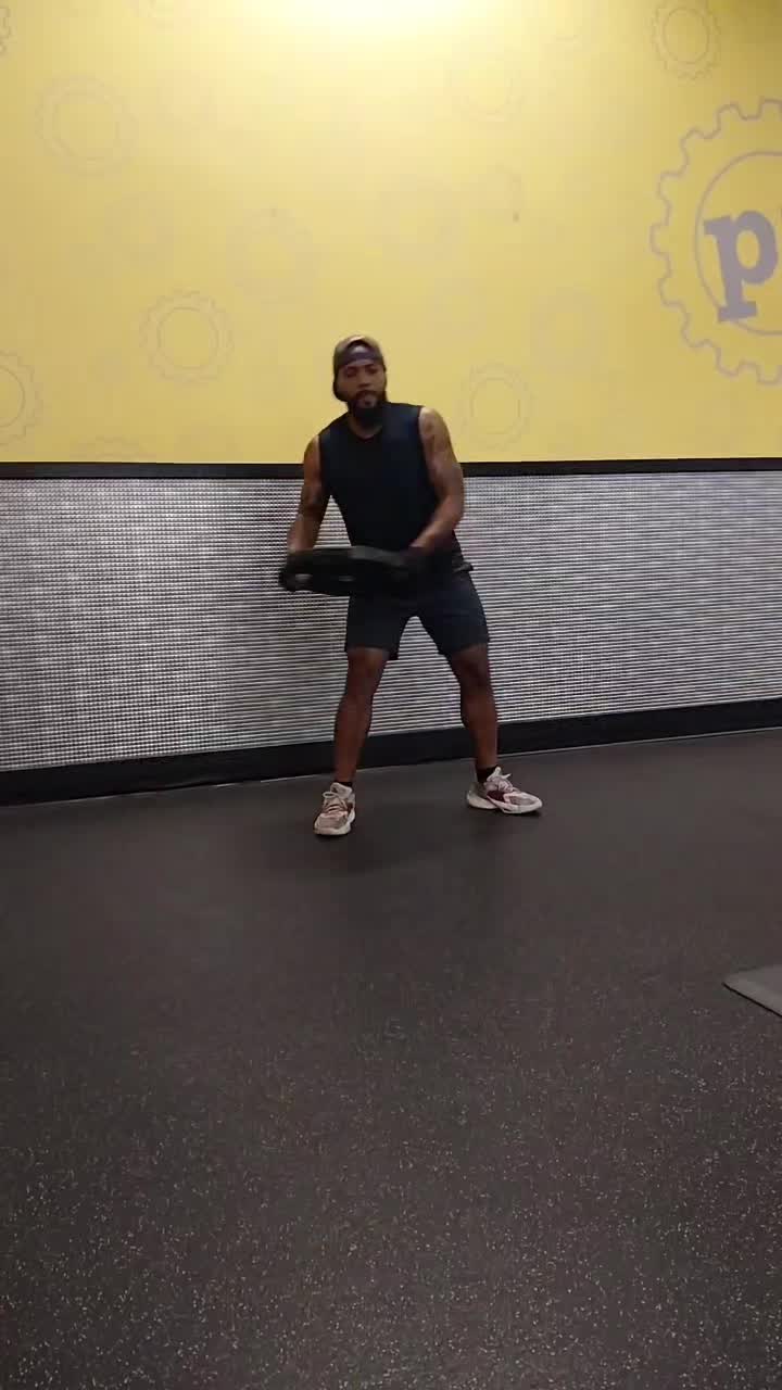 @DeeFitness 😤💪🏾💪🏾