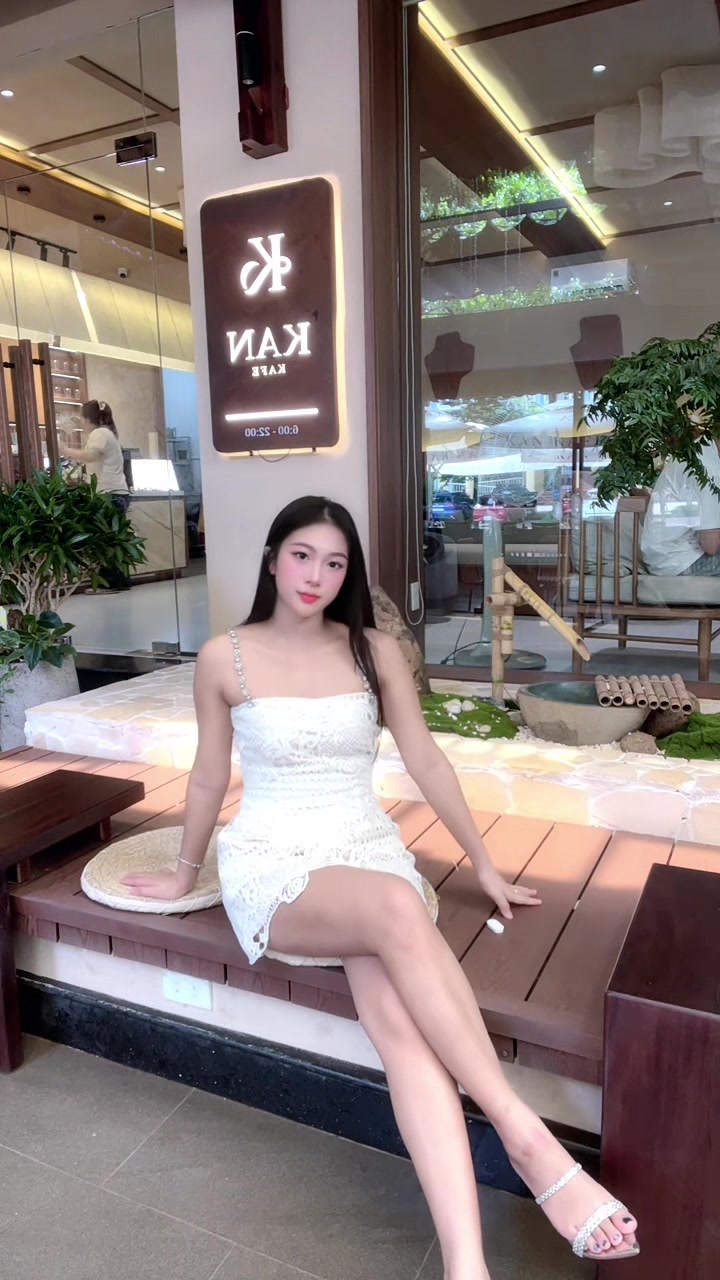 @Phượng th&iacute;ch ngắm m&acirc;y