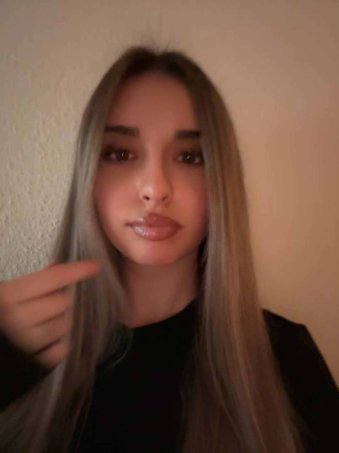 @⃟