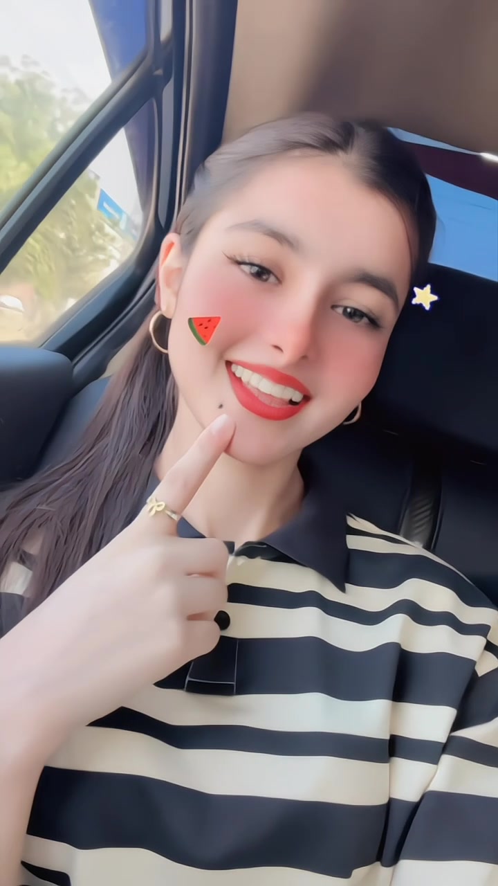 @Sanam munir ๐ท๐ซง