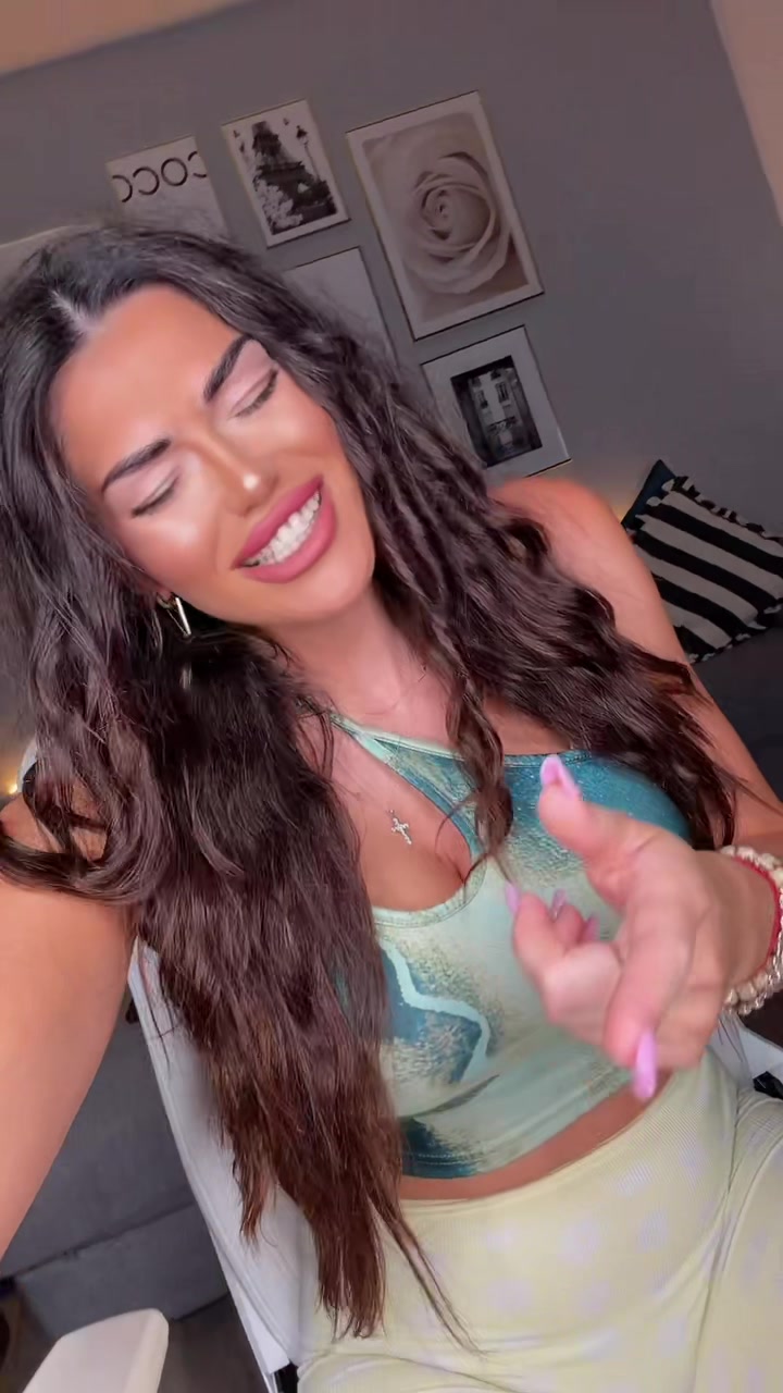 @Valentina