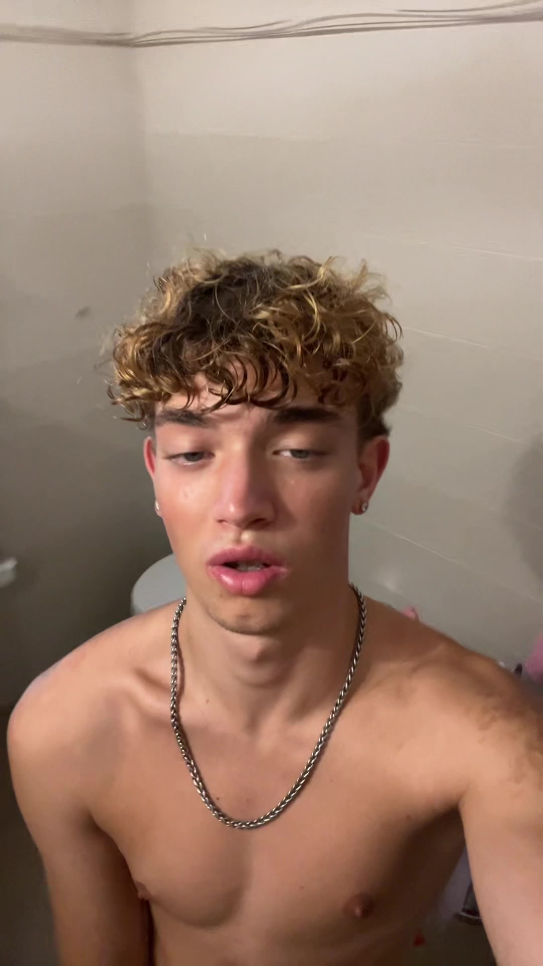 @𝓨 𝓛 𝓘 𝓐 𝓝💎