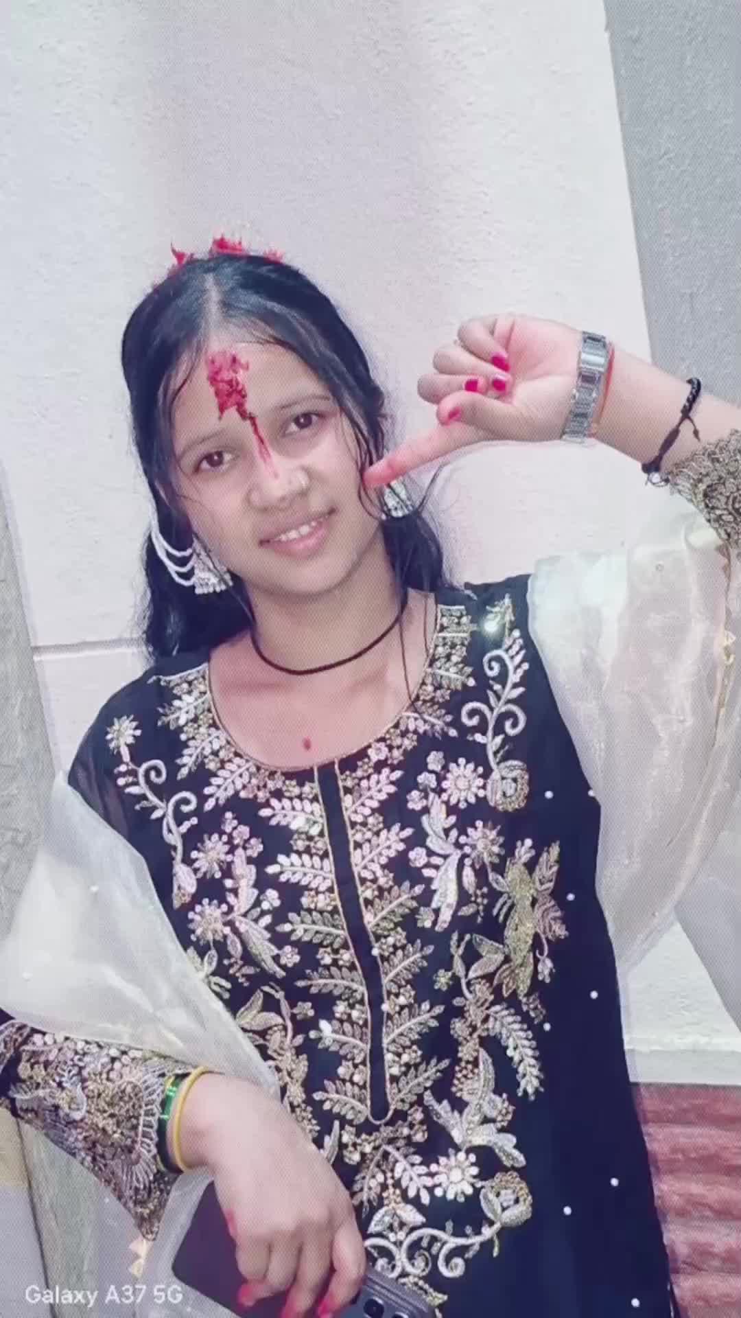 @अभागी परदेशी छोरी 🇮🇳🇳🇵😭