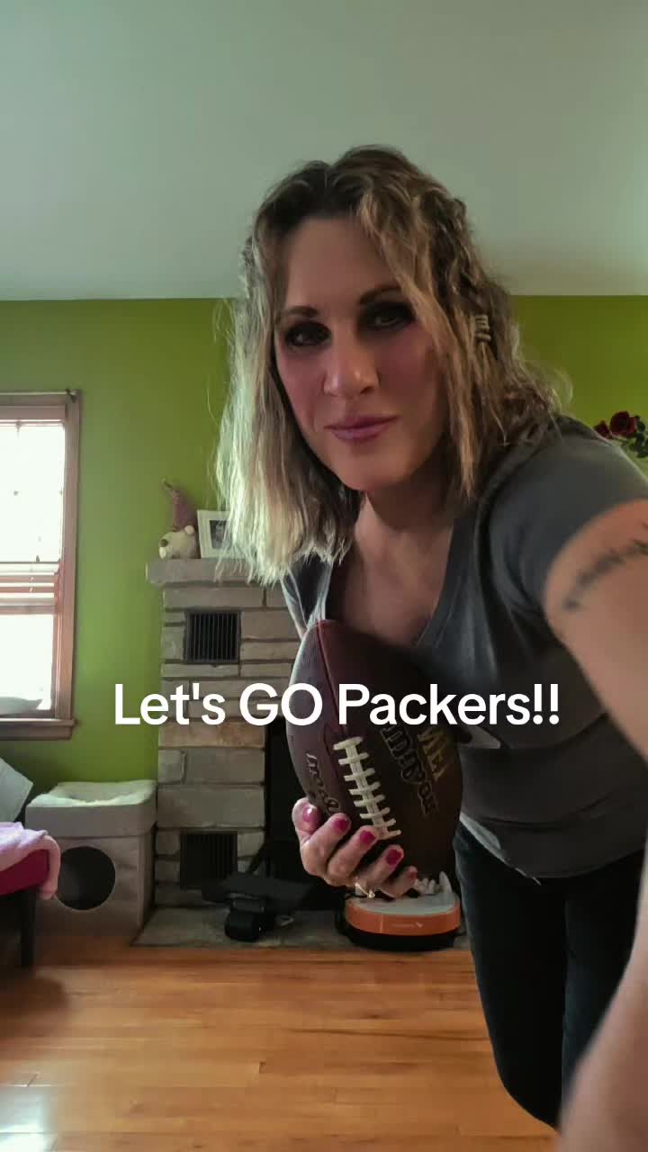 @FoxyRoxyLovesYou