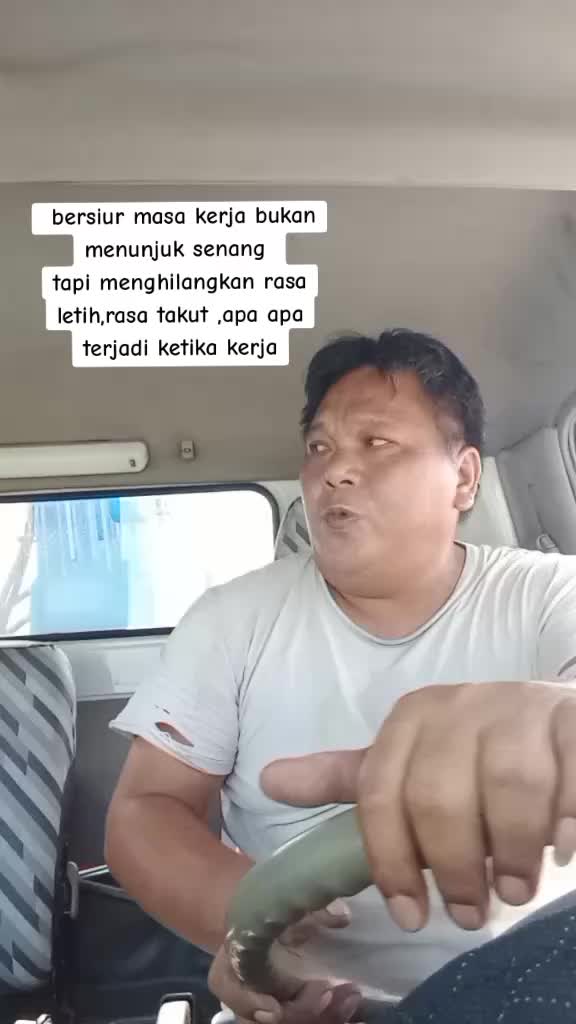 @Awan awan Gelap☁️🌨️🌧️💨