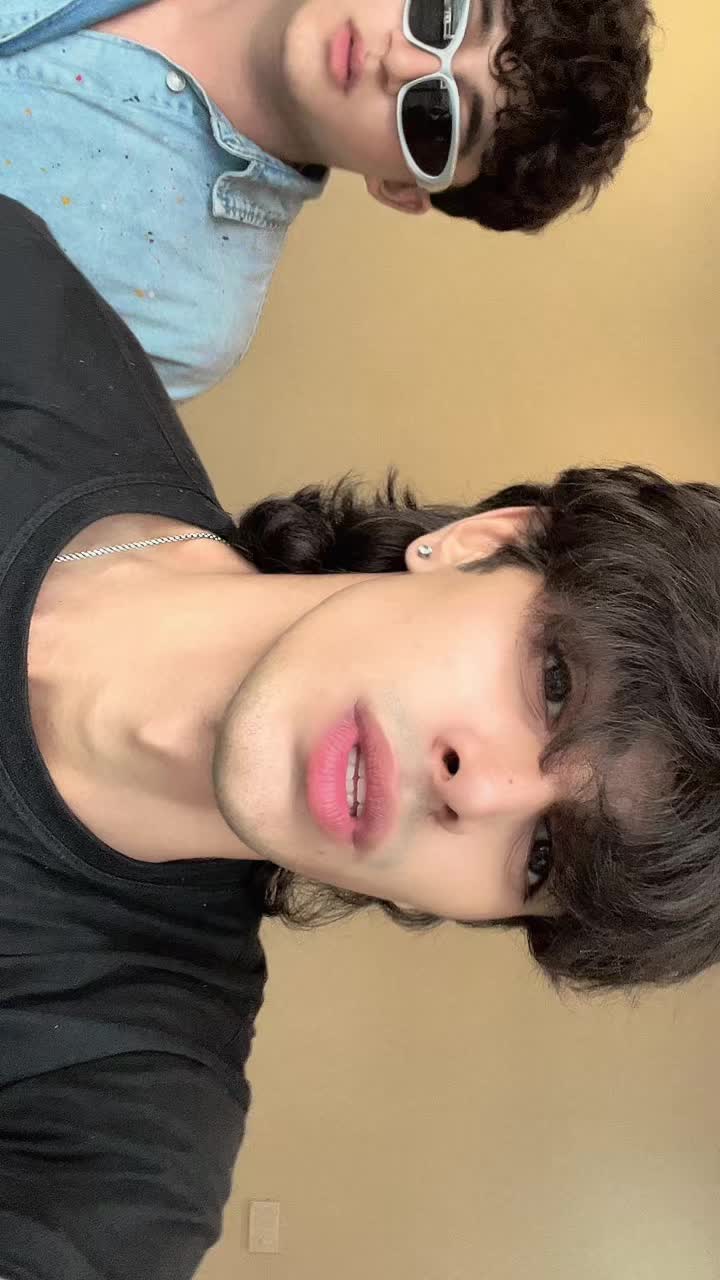 @Zee.