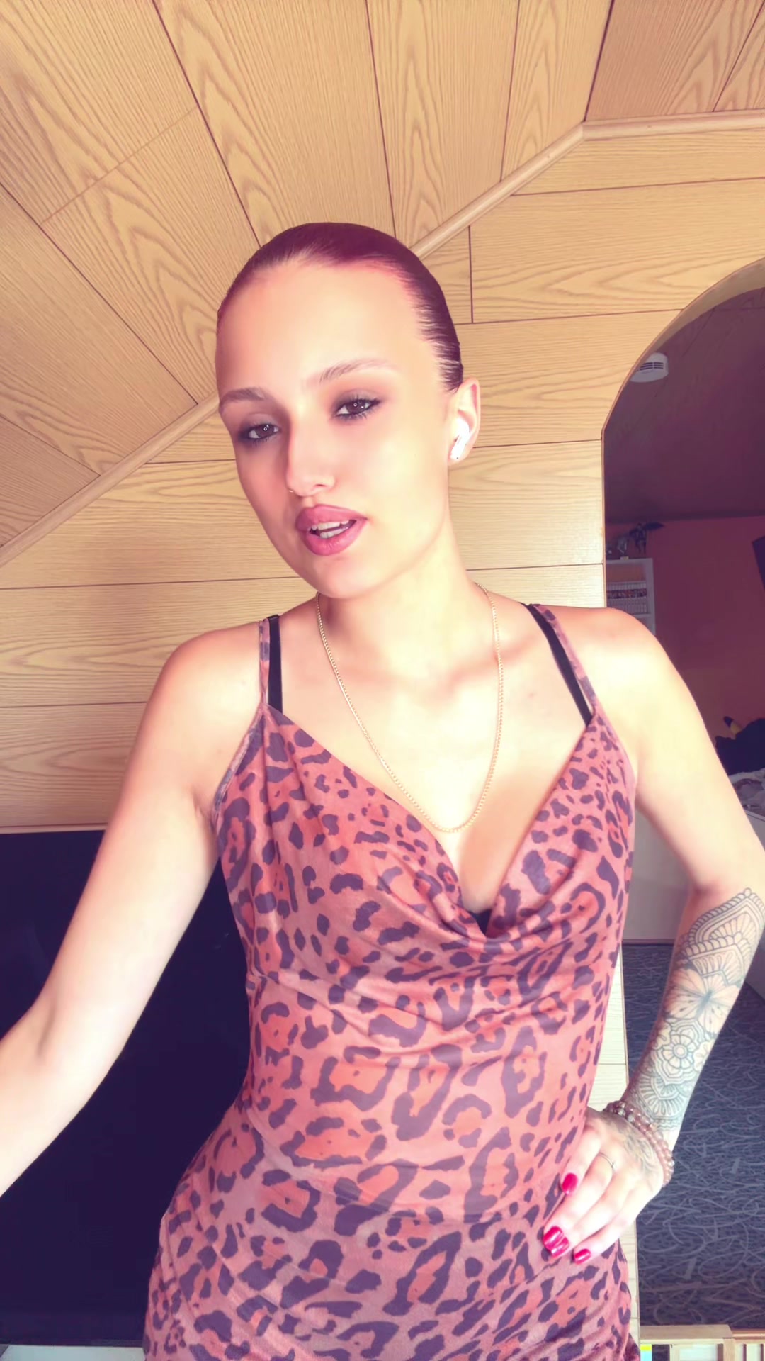 @ahlina