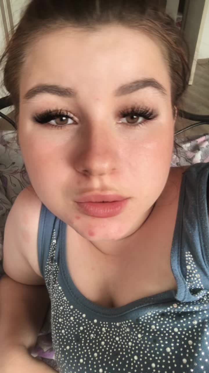 @викусик🥰