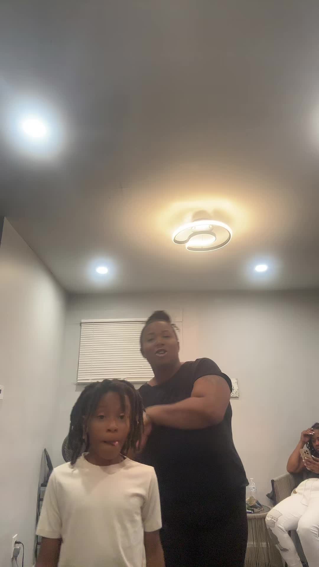 @Stylist👑 Mom 👑 Wife👑 Friend