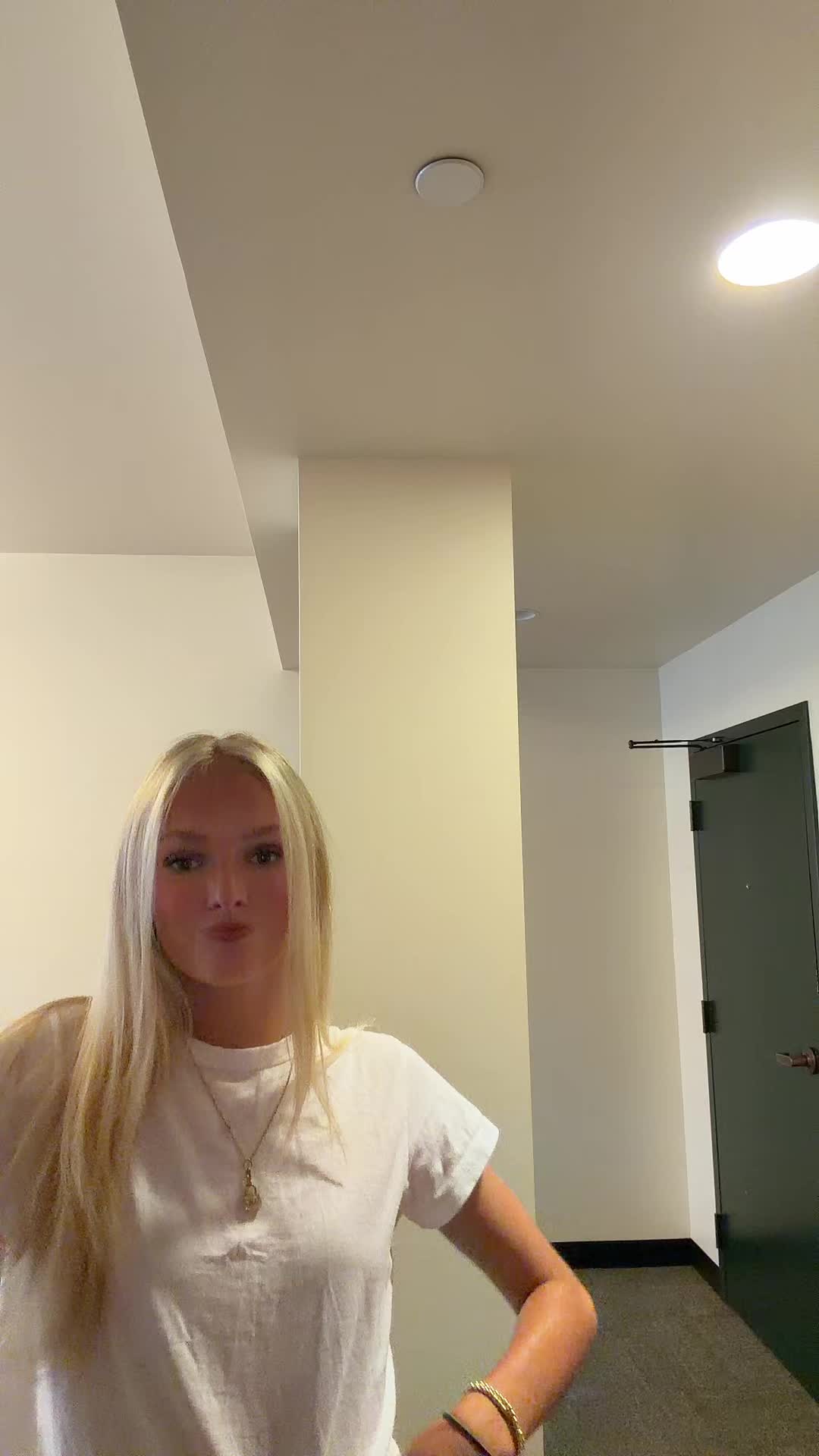 @elsandersonn
