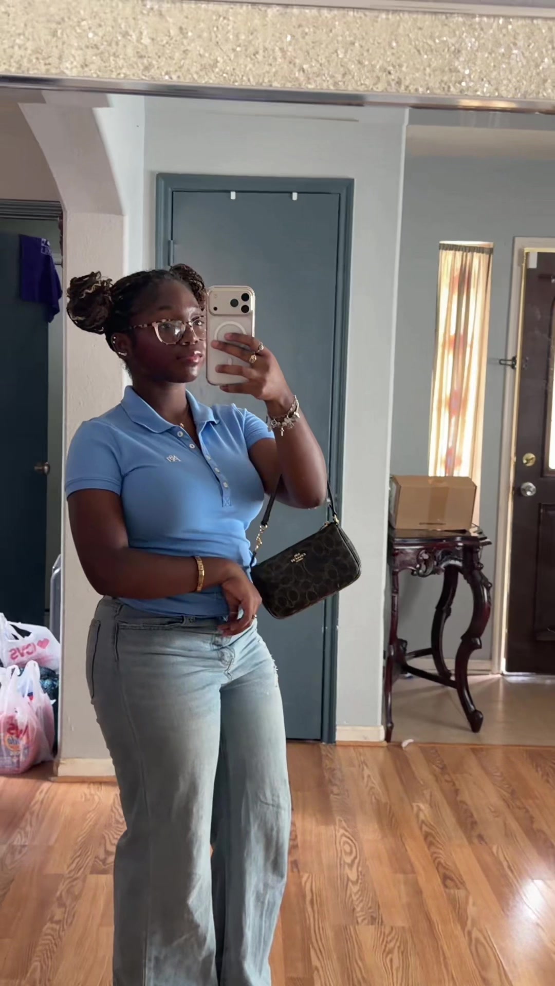 @ishanynicolee
