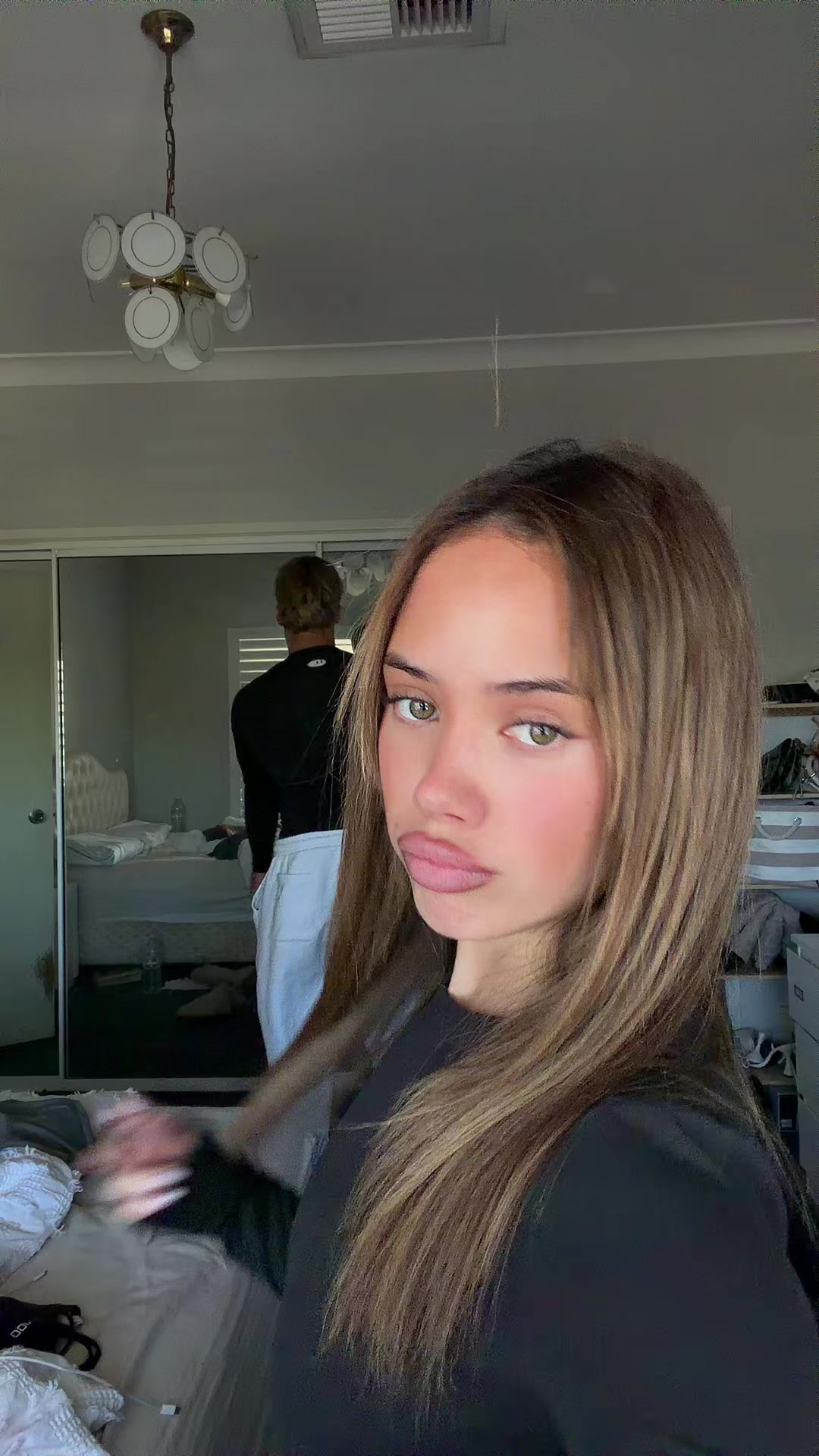 @…