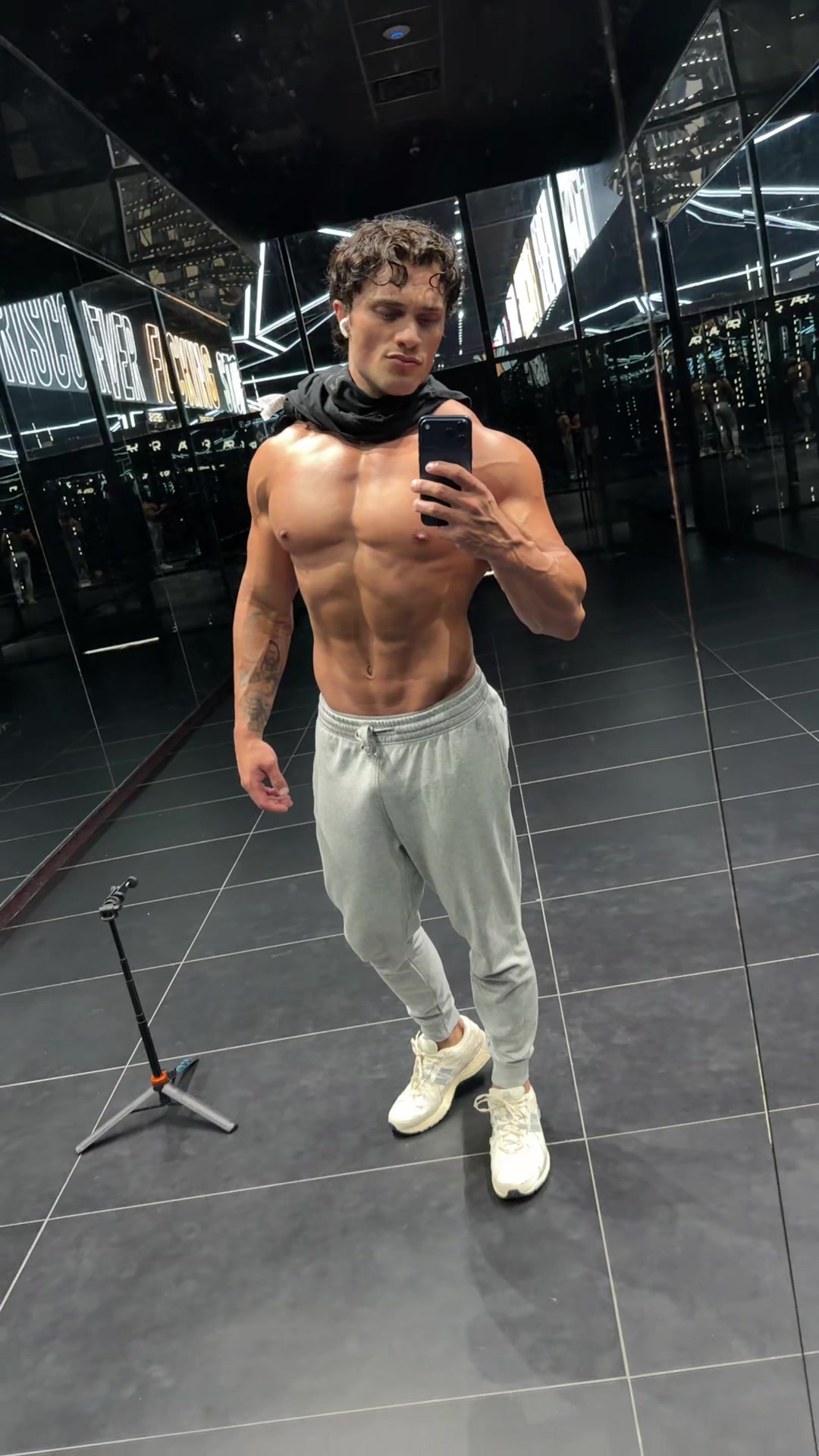 @landonsthompson