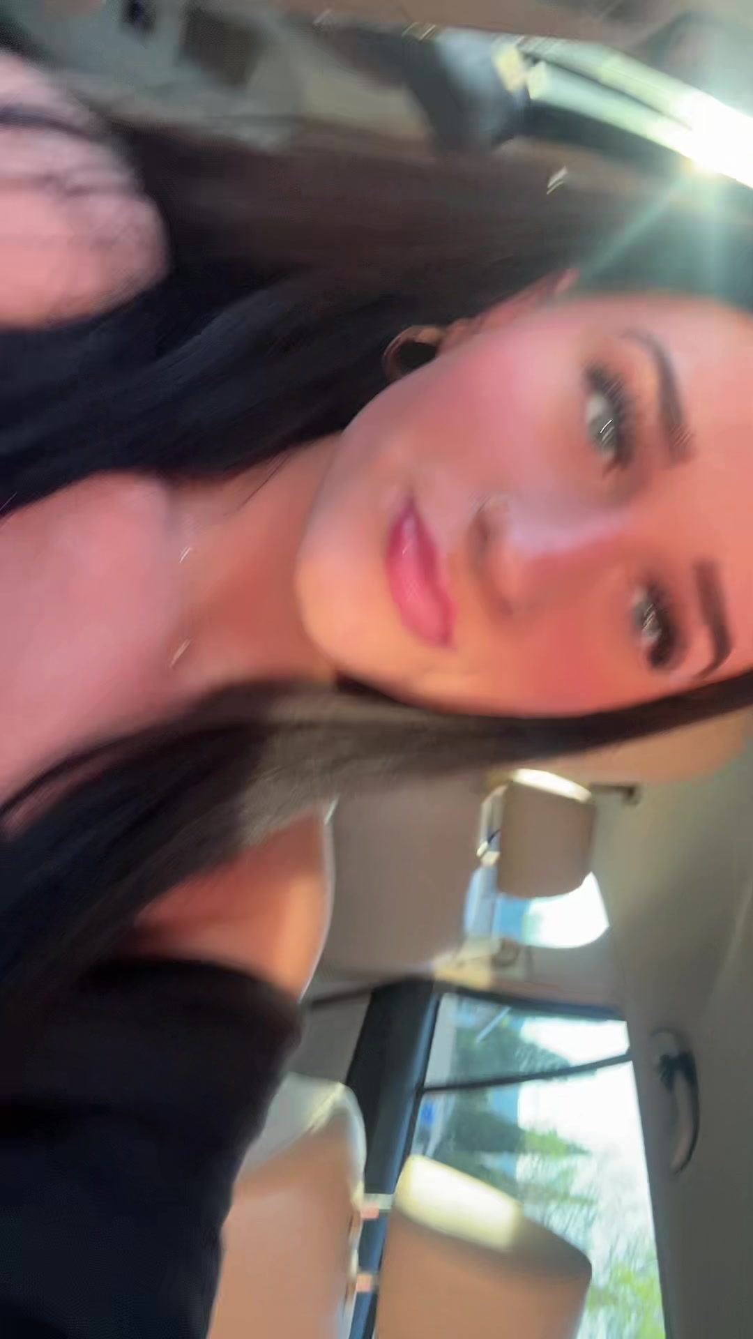 @halleguinn1