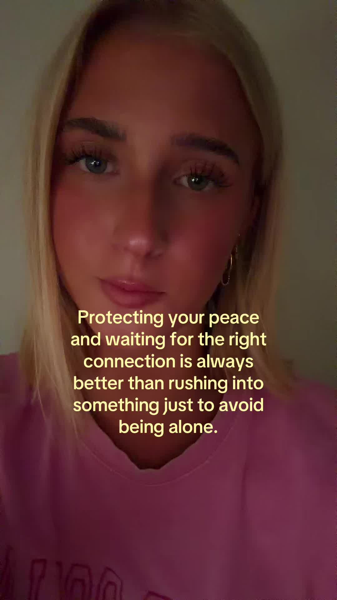 @theelliebarker