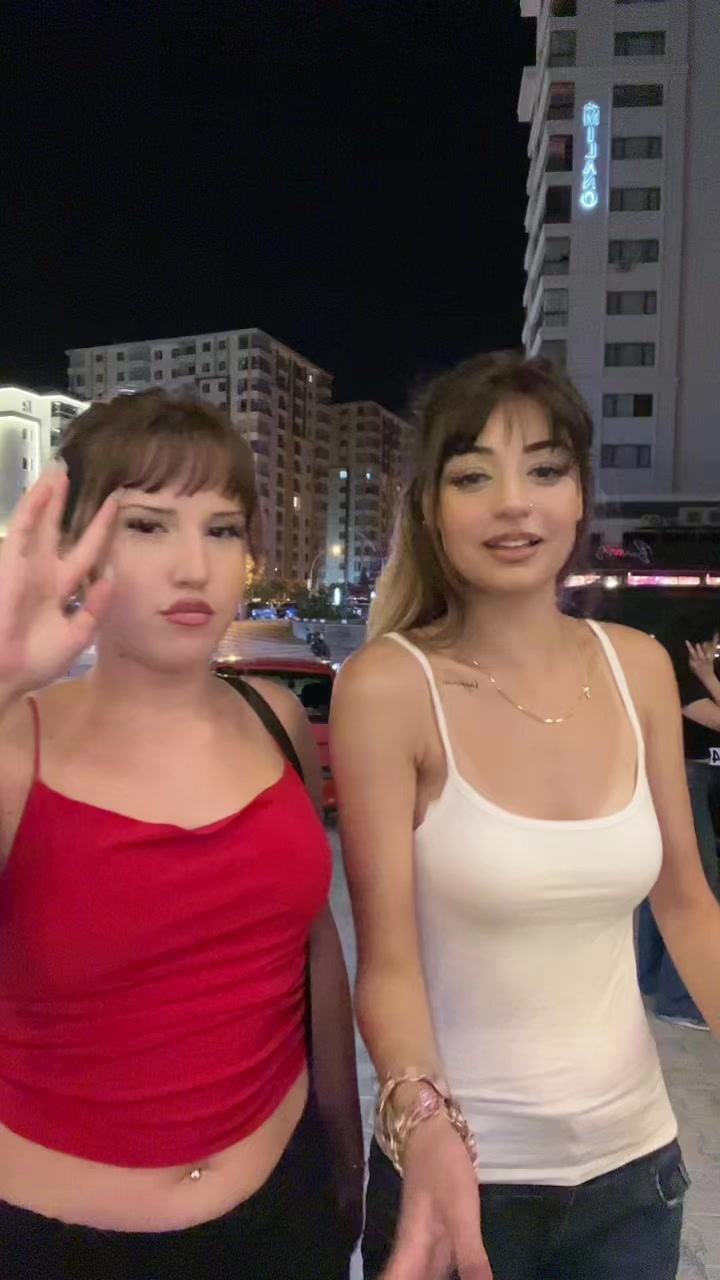 @adelinaskim