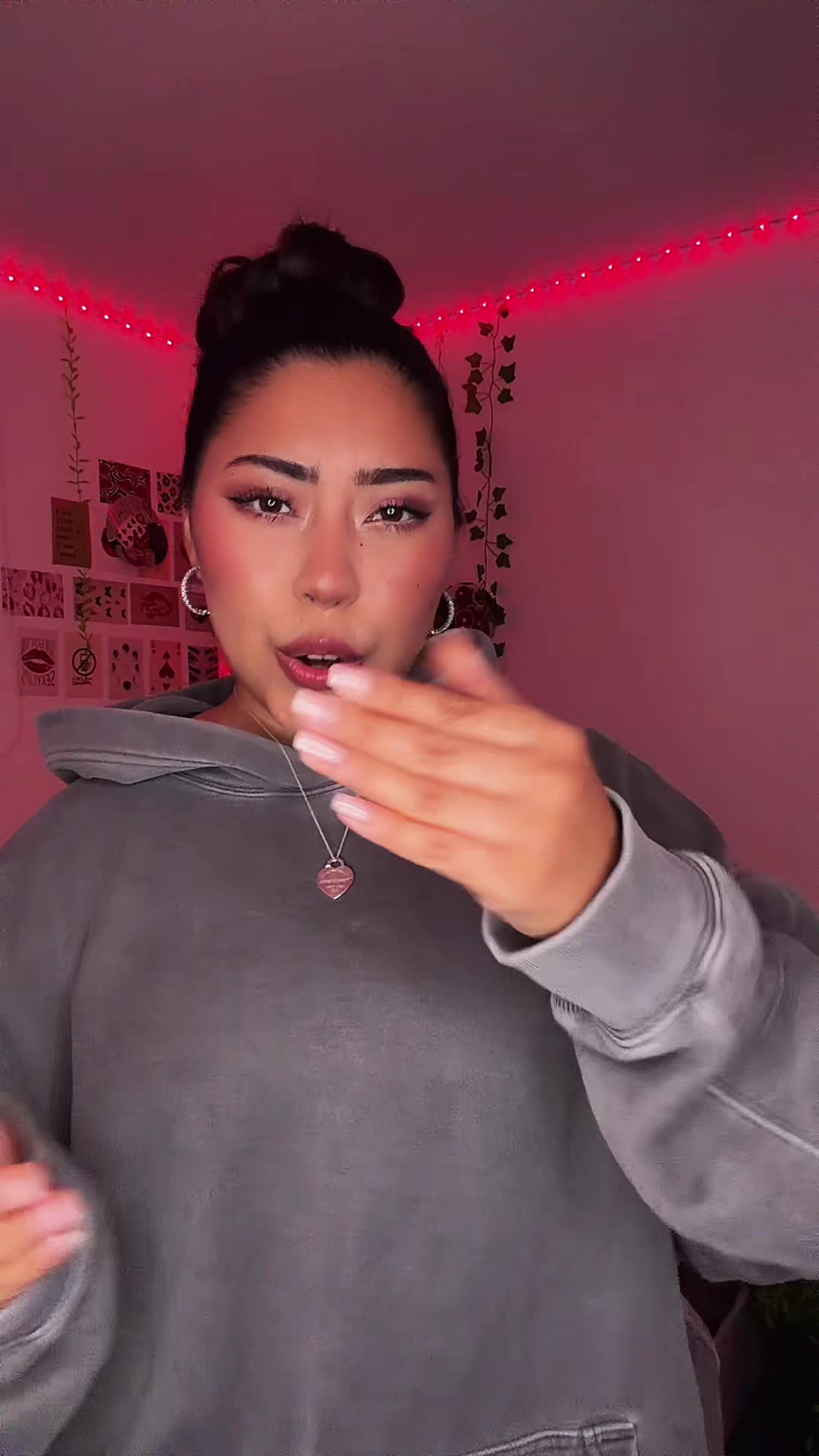 @Daniela Estefania 🌙