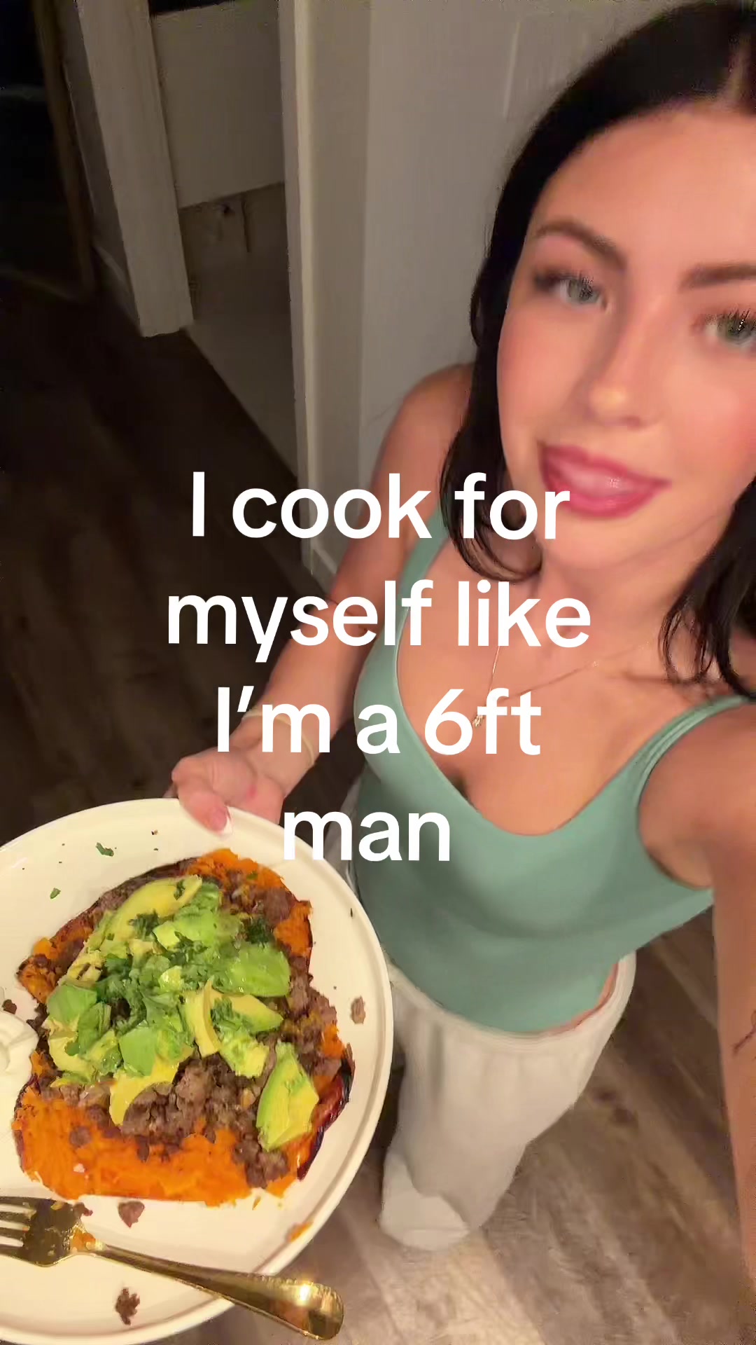 @itsellacollinss