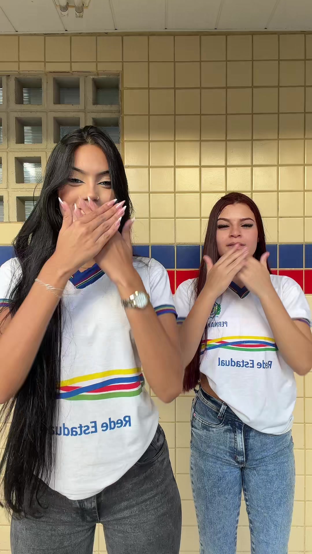 @llaramrtns