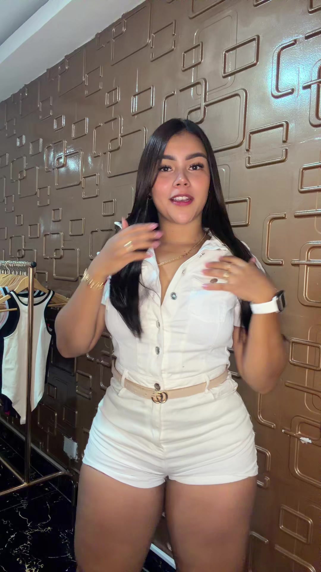 @Laura hurtado