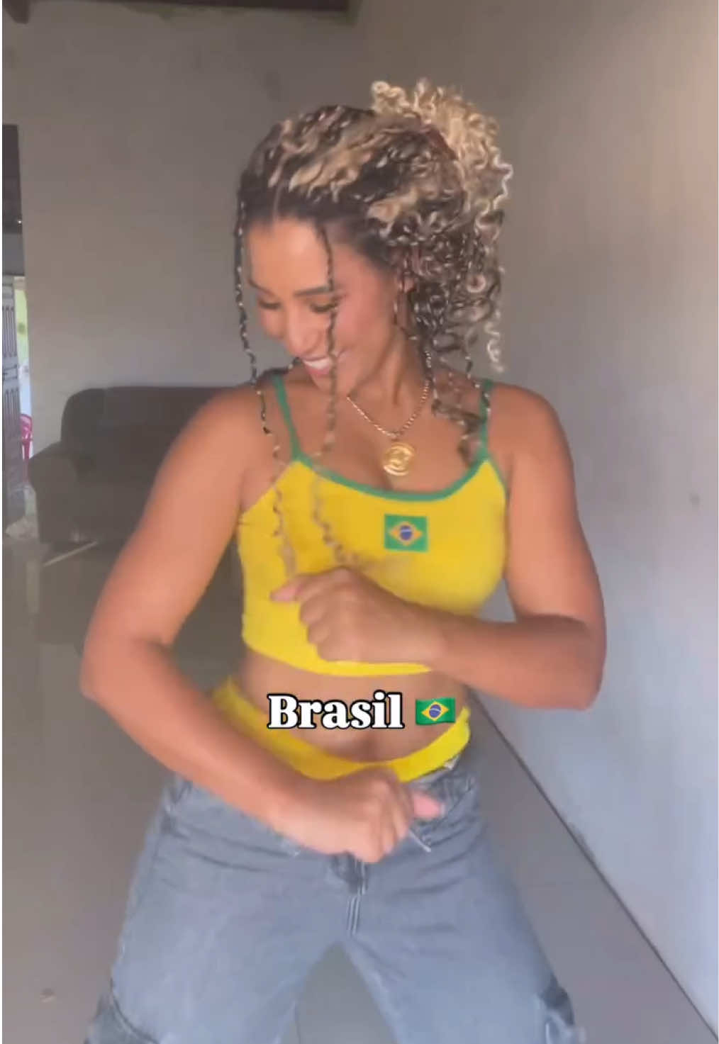 @monicadejatoba