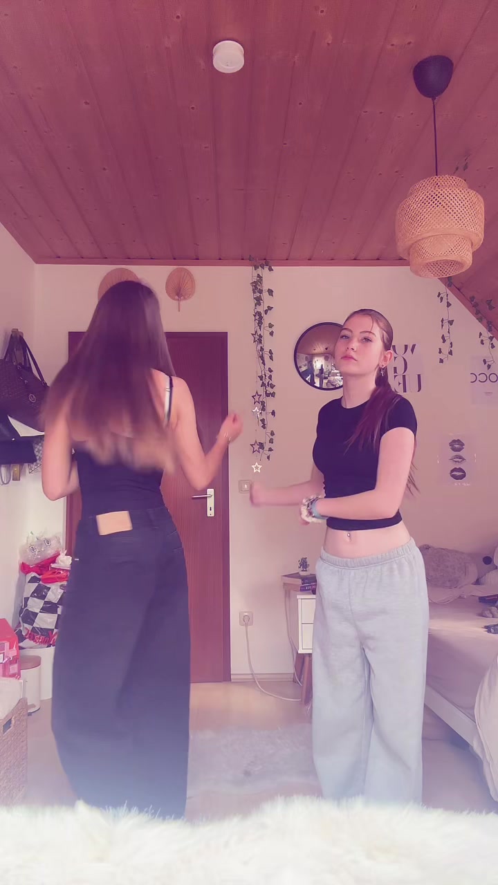 @mia_j883