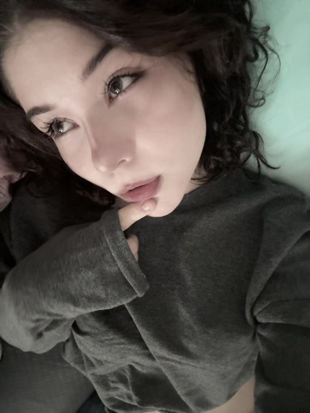 @👅