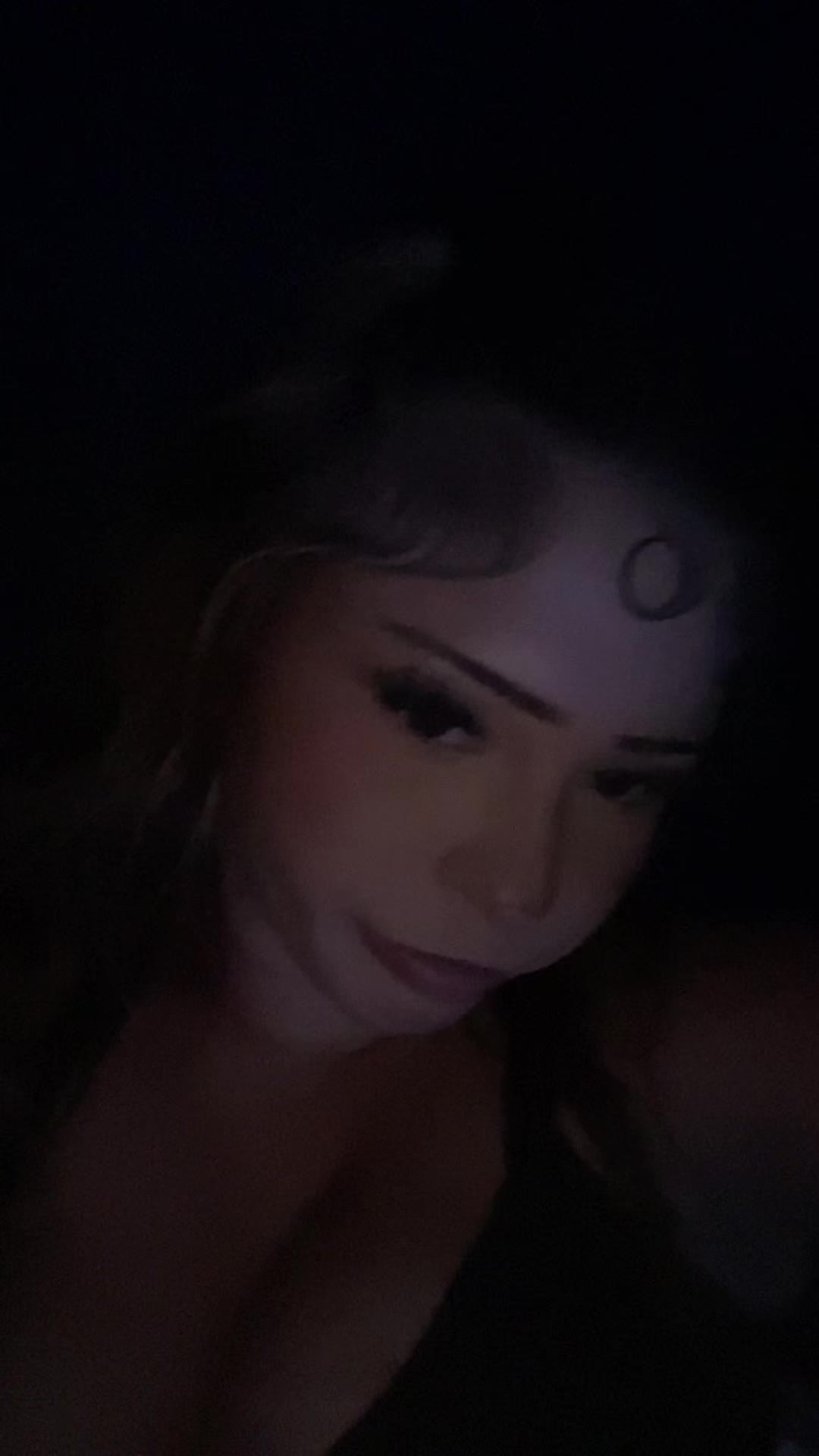 @🧟