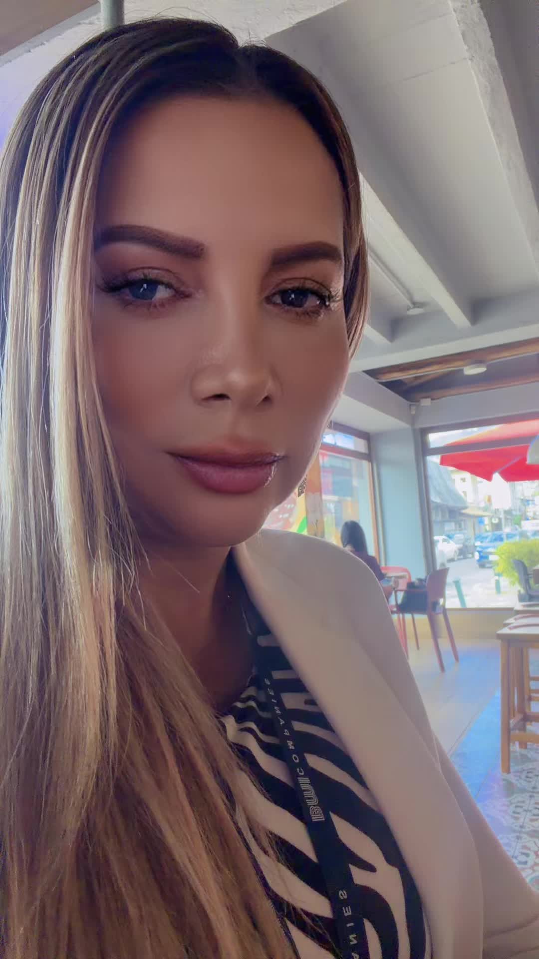@Anna Karyna