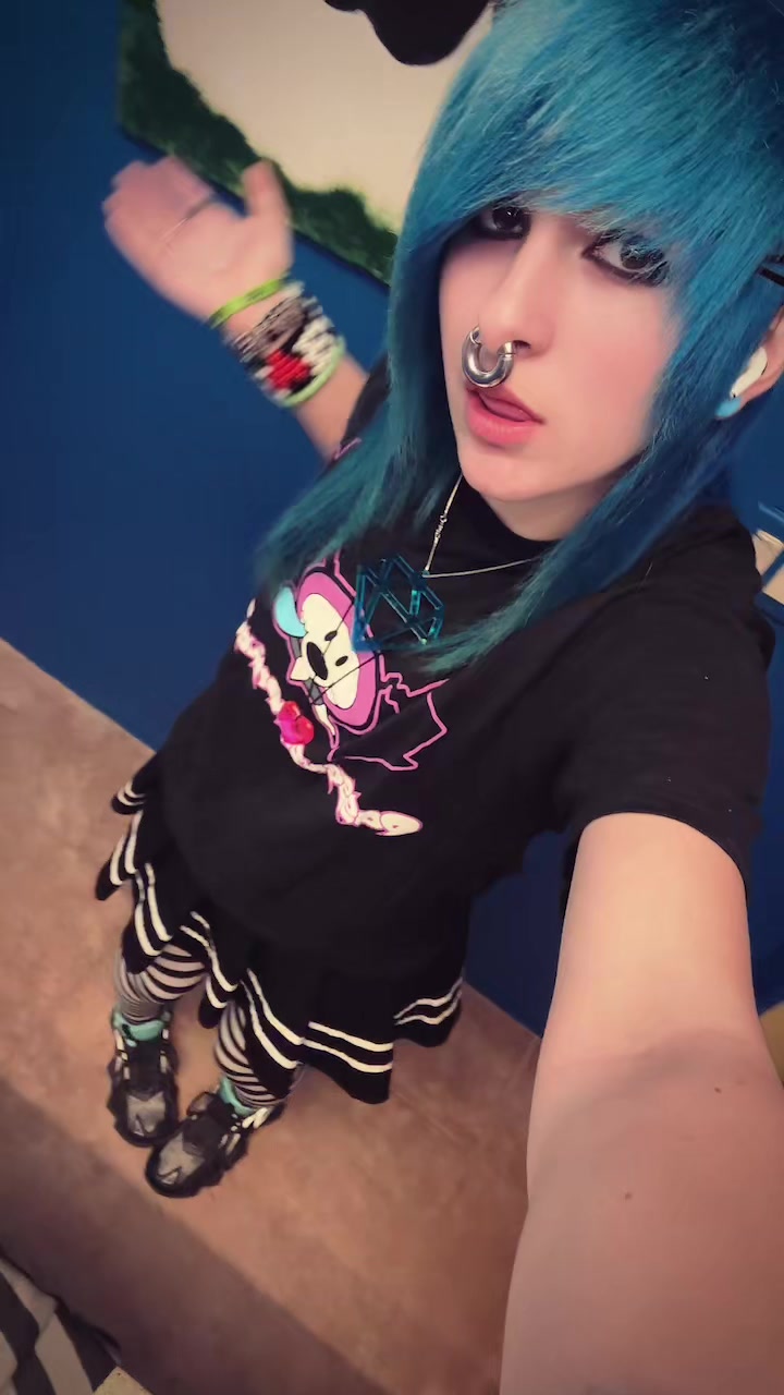 @Xx_CHARLI_CLAWS_xX