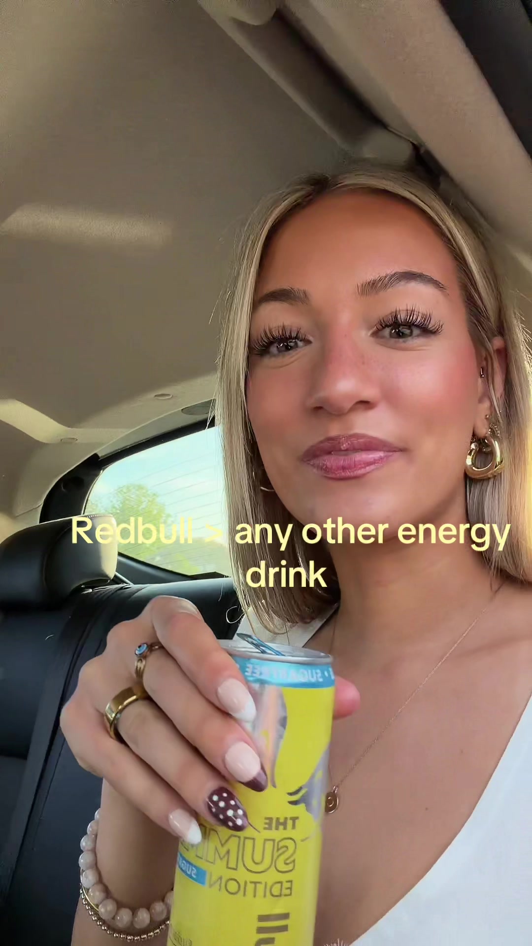 @caitlynnavery