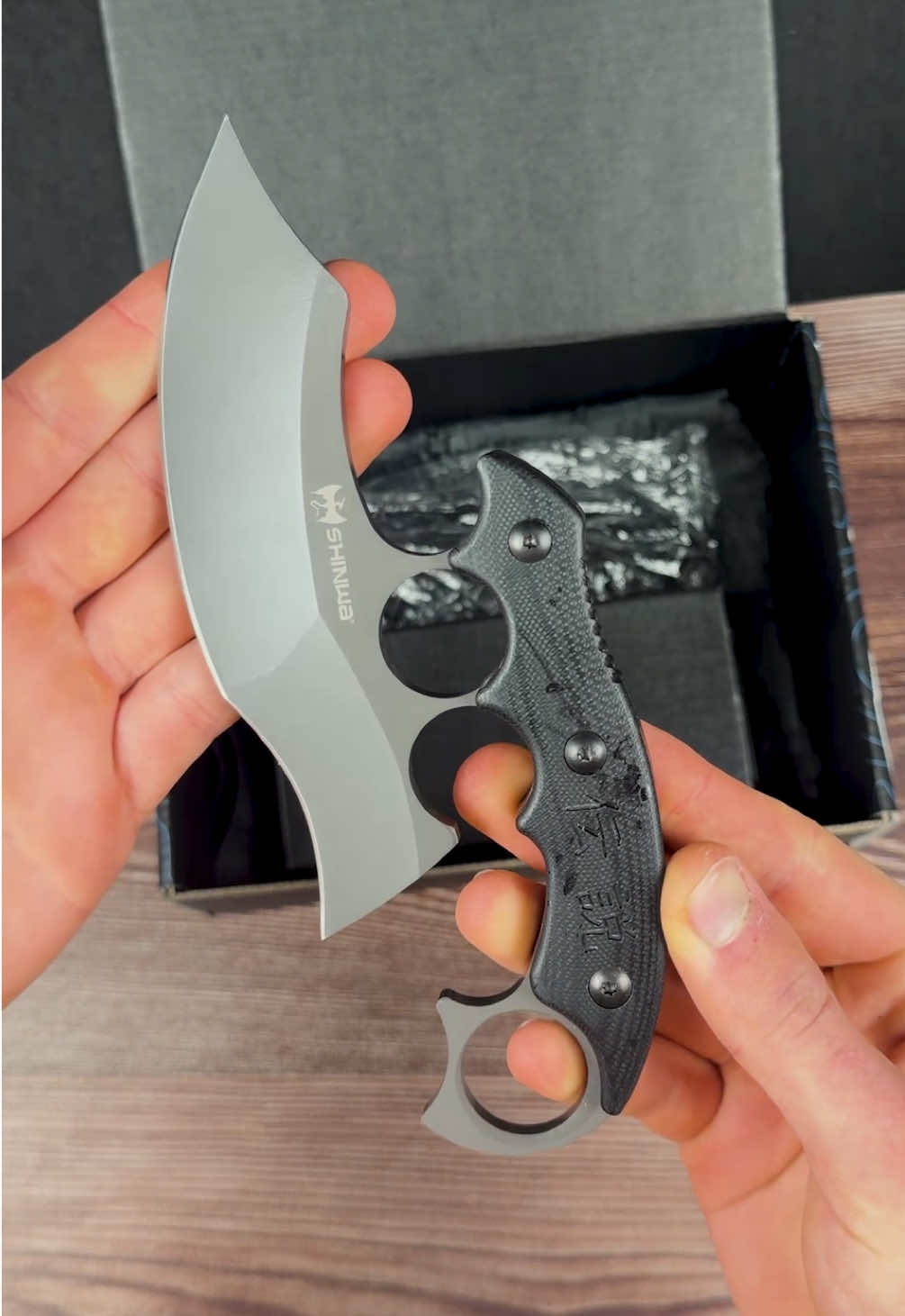 @mysteryknives_