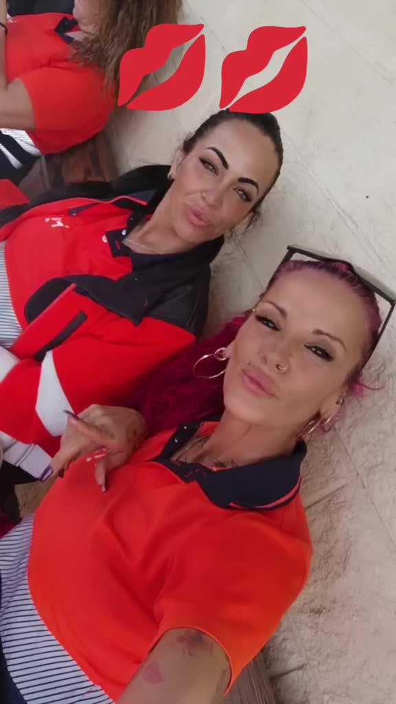 @laxoxo