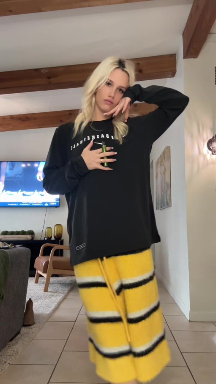 @sierraakins