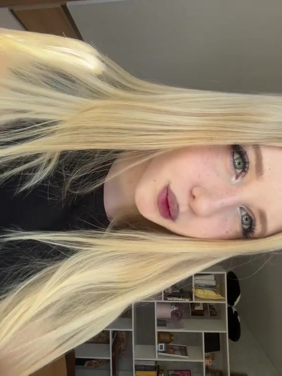 @белобрысая👅