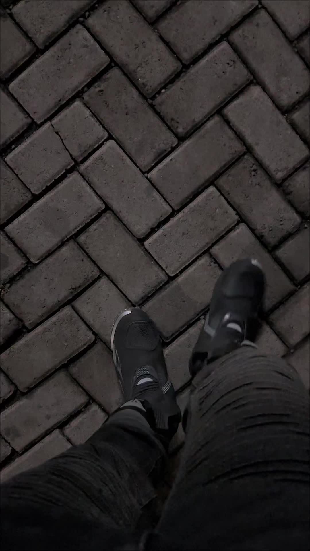 @️