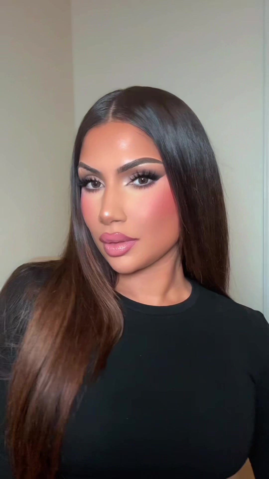 @Makeupbyalinna