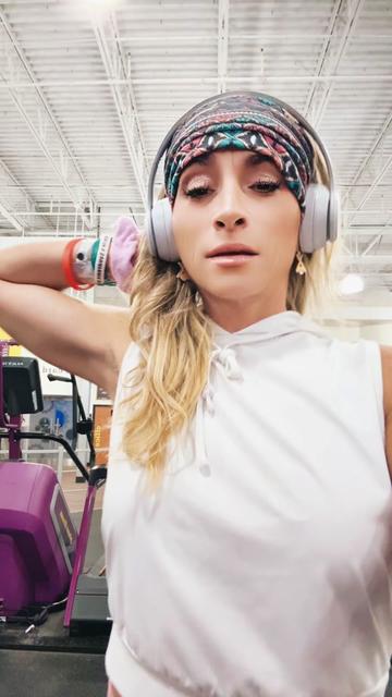 @Sidelinechaos