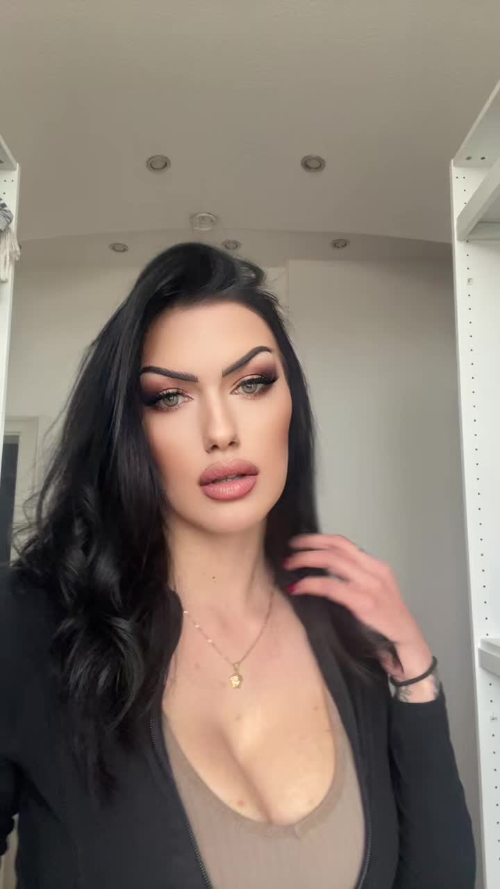 @Inked_Kira 📚