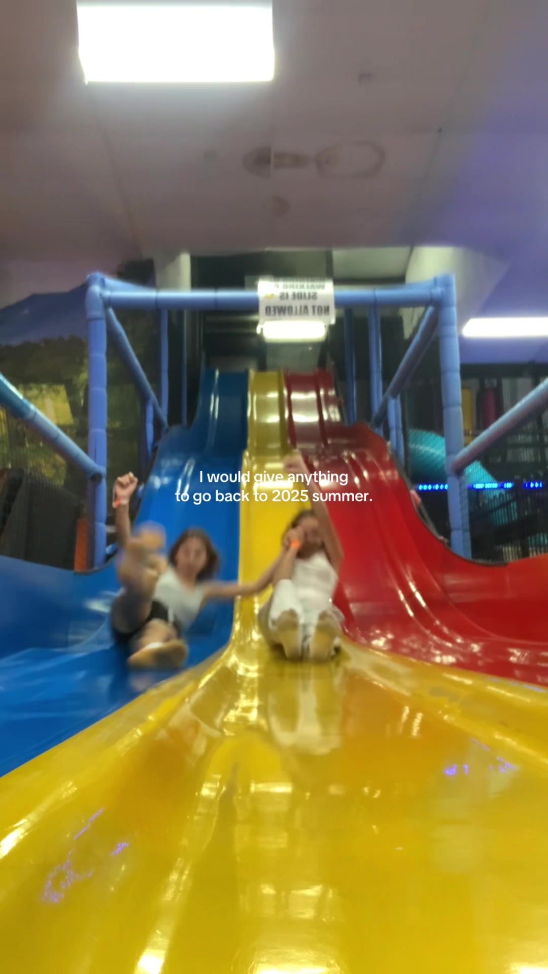@𝐋 𝐈 𝐕 𝐘🎐