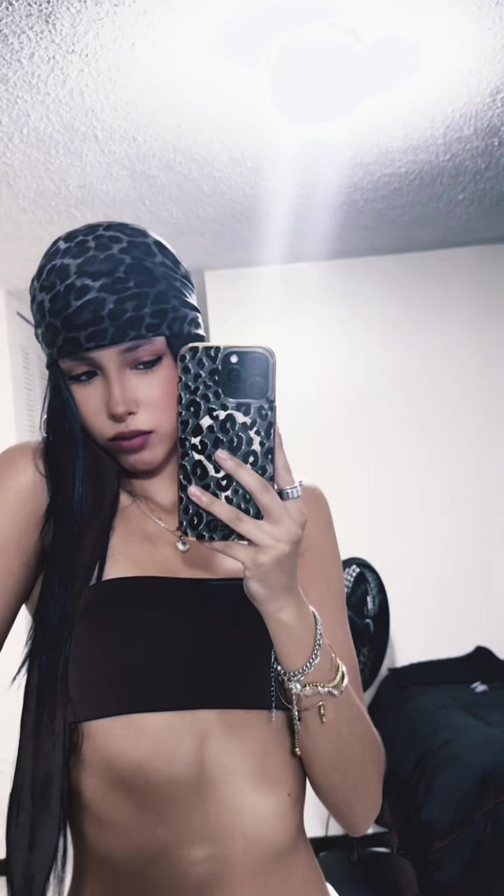 @paola krystal