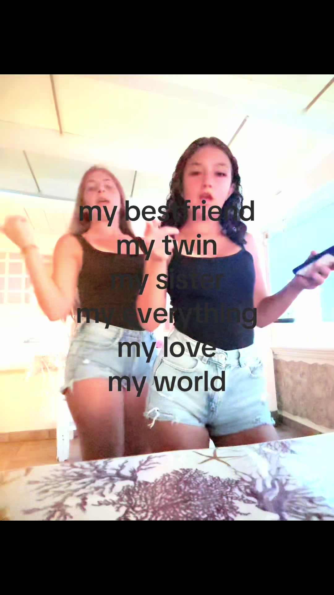 @🦋
