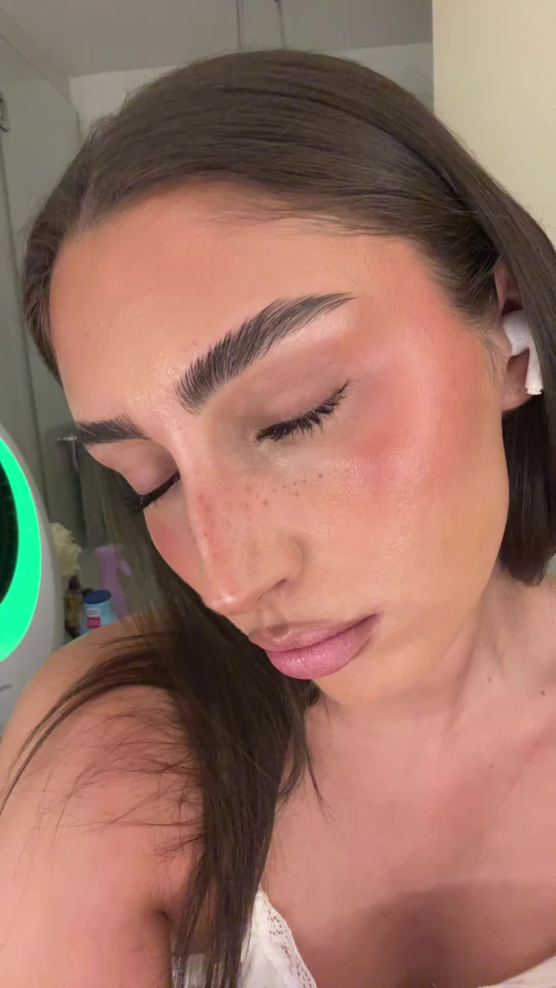 @⠀