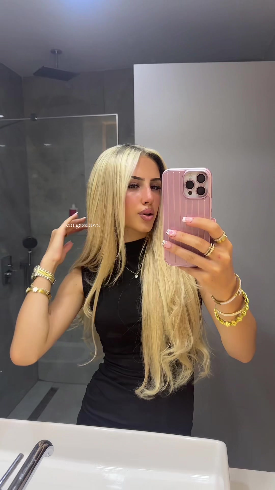 @𝐠𝐚𝐬𝐚𝐧𝐨𝐯𝐚