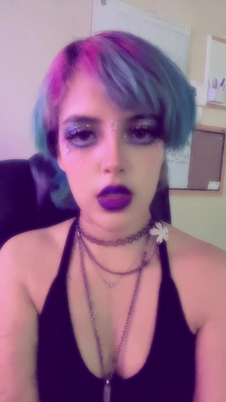 @l1v1ng4l0v3