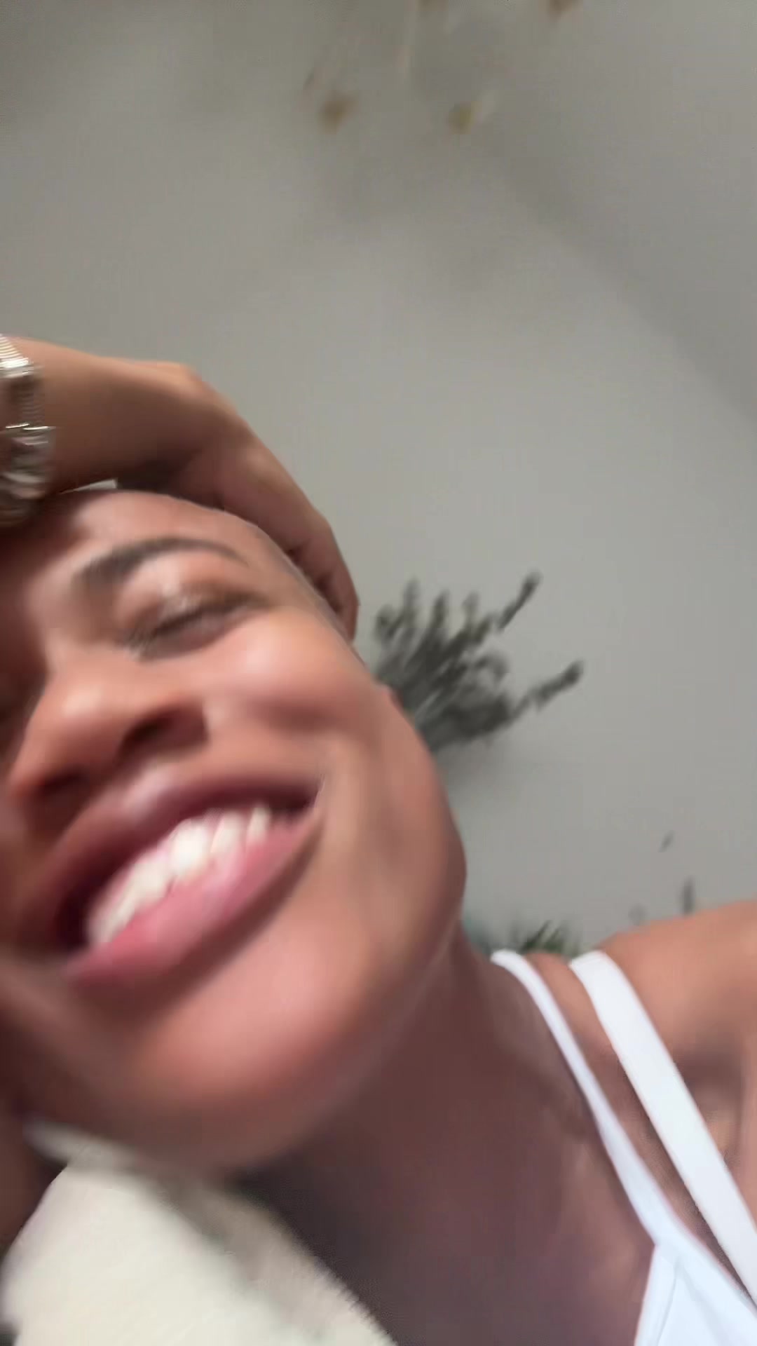 @itschristyestelle